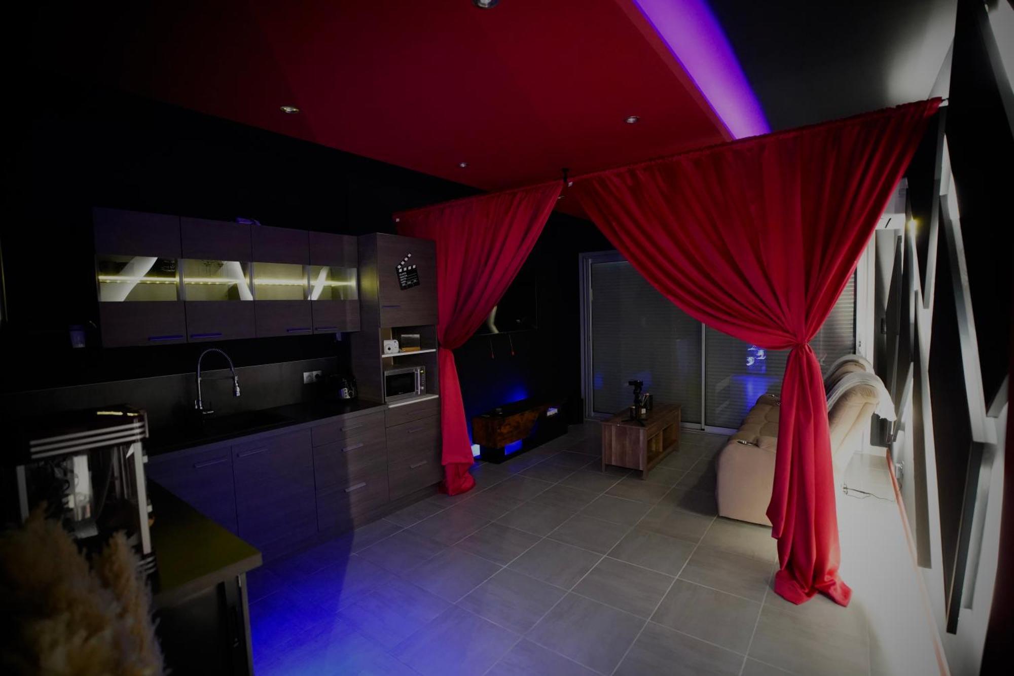 L Unique Cinema Room Гренобъл Екстериор снимка