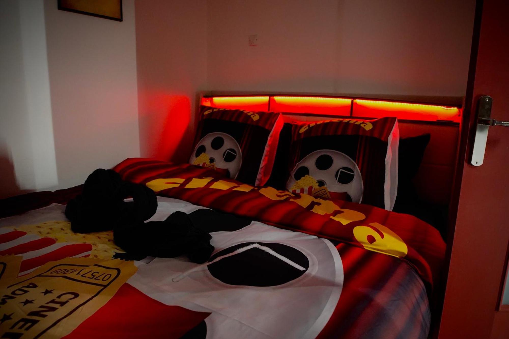 L Unique Cinema Room Гренобъл Екстериор снимка