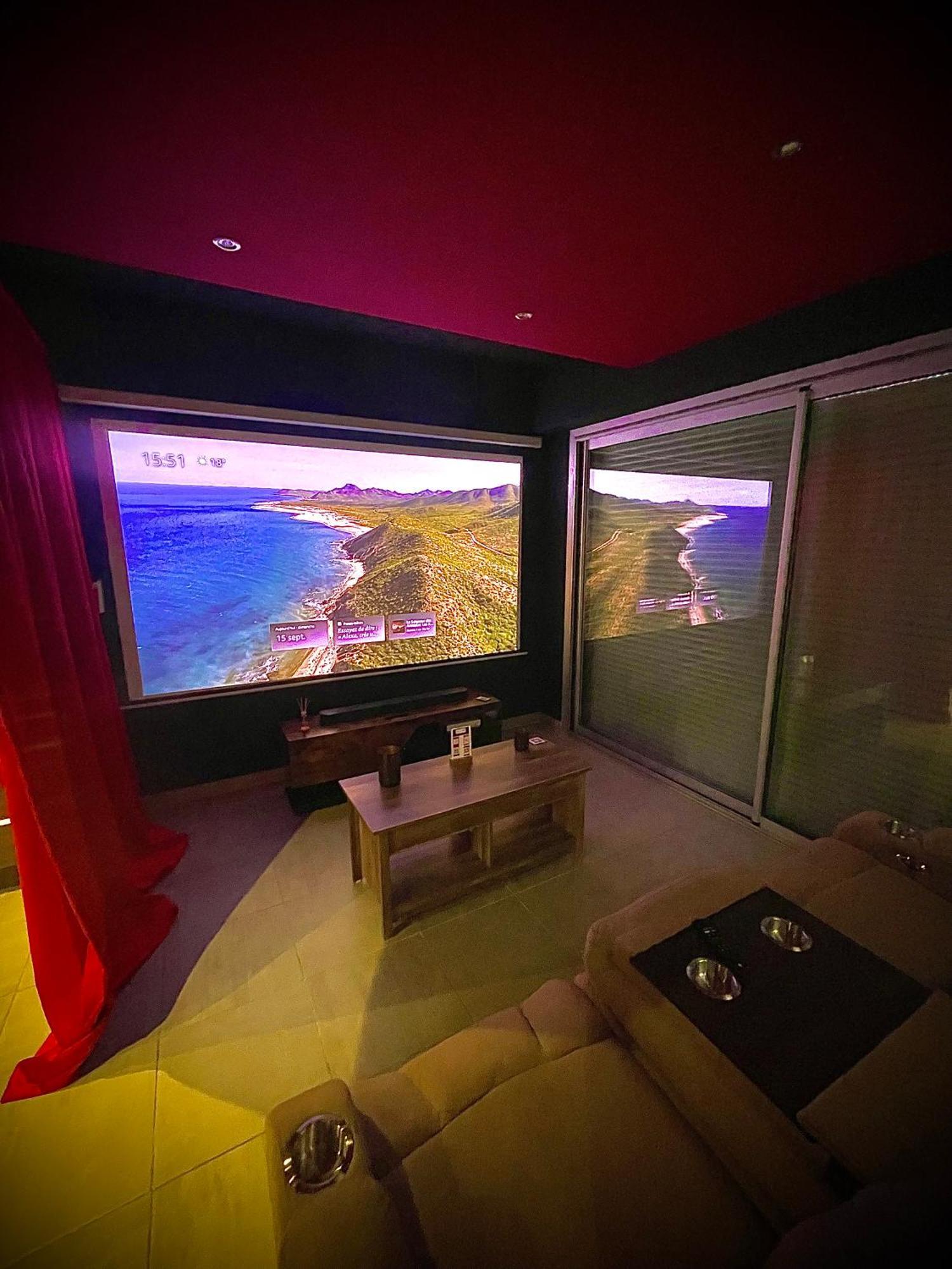 L Unique Cinema Room Гренобъл Екстериор снимка